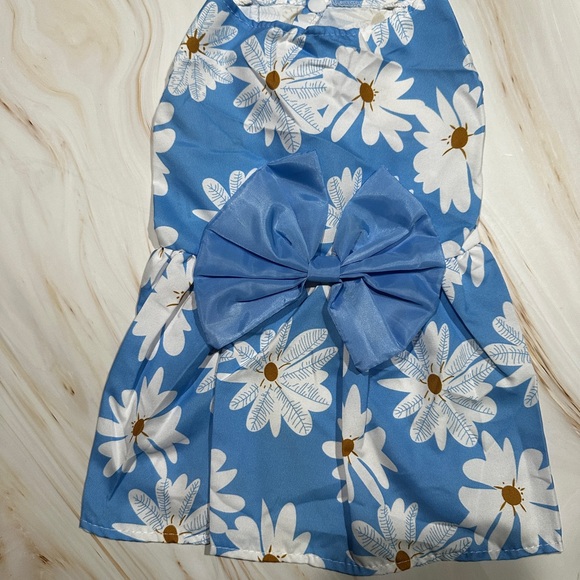 COPY - NEW Small Dogs Blue Daisies summer Dress with Bow Lightweight and fun, Lg - Picture 2 of 5